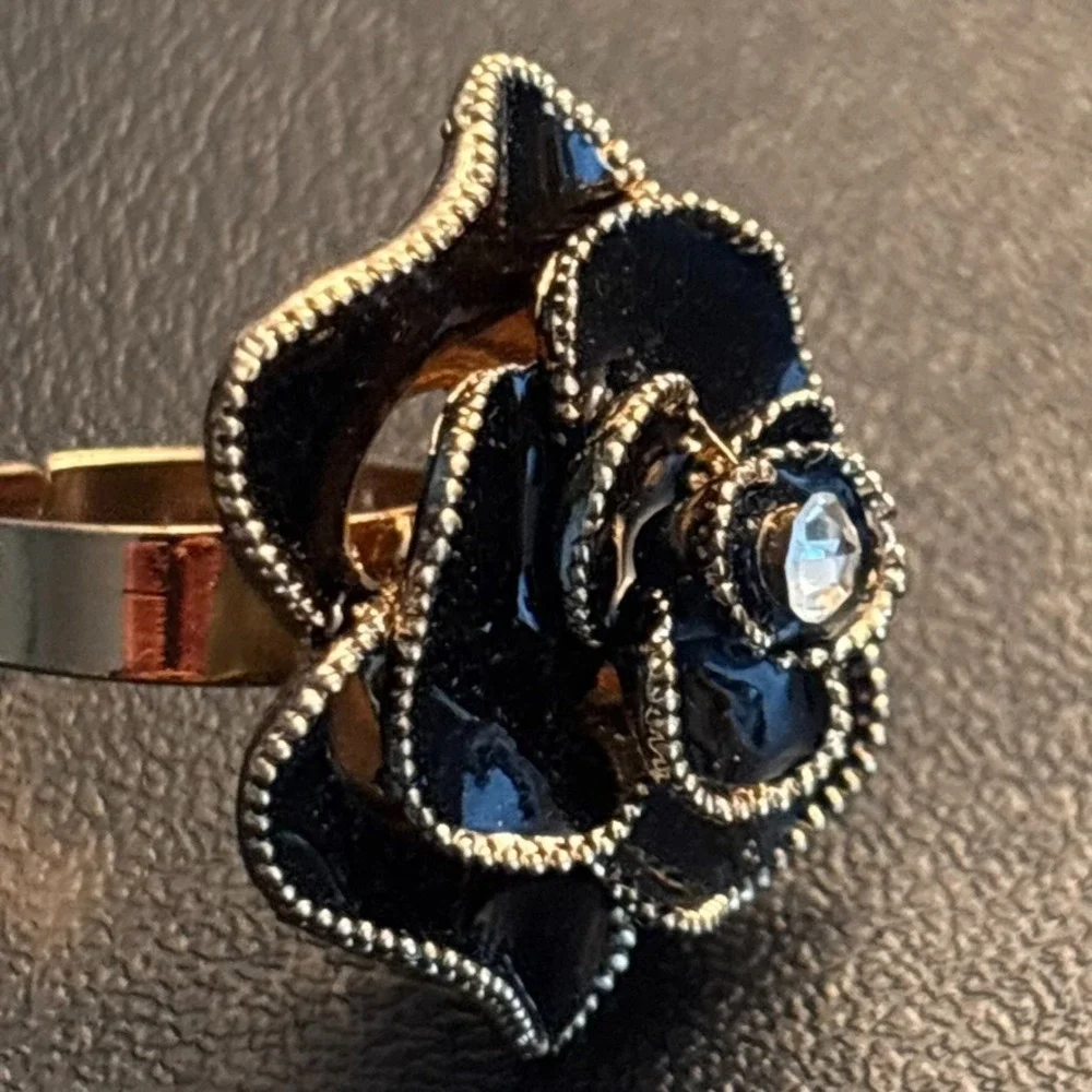 New Womens Black Gold Toned Rhinestone Flower Fashion Statment Ring Free Size